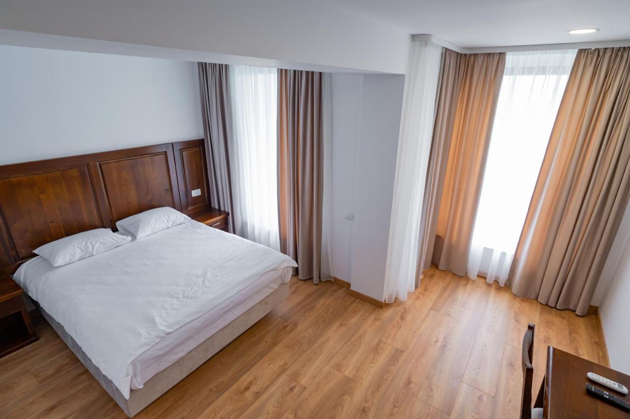 Voyager Hotel Navodari Luaran gambar