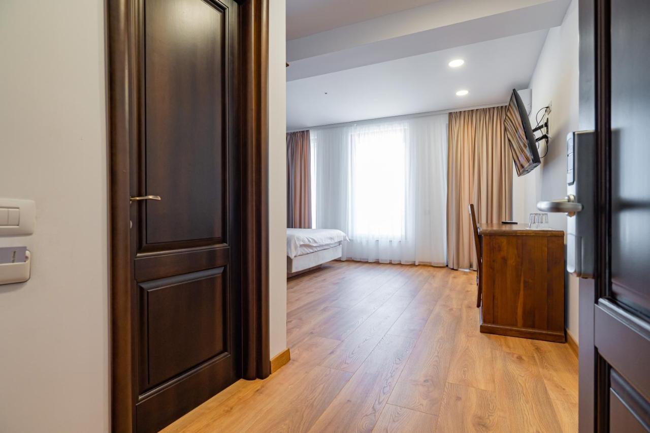 Voyager Hotel Navodari Luaran gambar